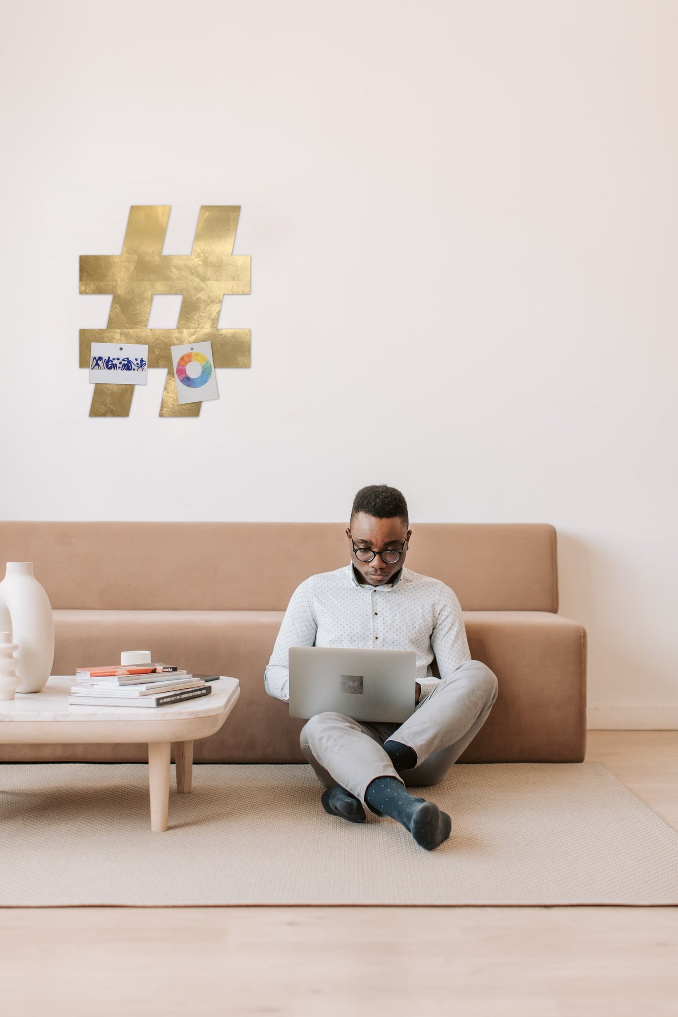 Gold Magnet Board Whiteboard Art Blattmetall Pin Wall Handmade Kunst Magnetwand beschreibbar inscrabable Blattgold hashtag shape form